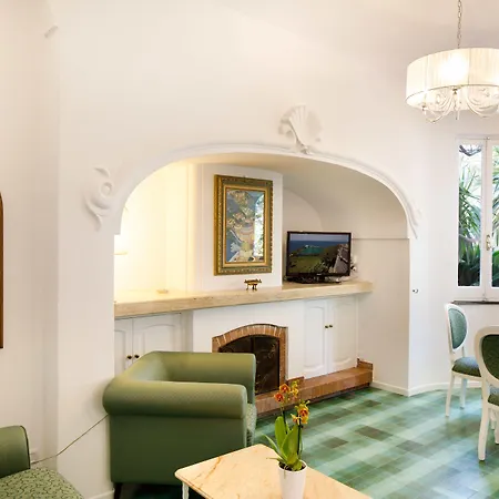 מלון דירות Fiorentino 4*