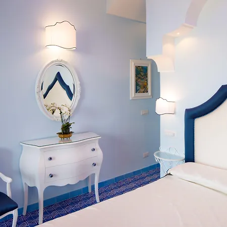 Fiorentino מלון דירות 4*